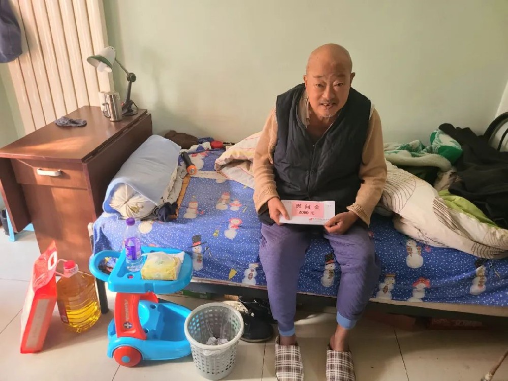 寒冬送溫暖，關(guān)懷暖人心—大龍集團工會組織慰問活動